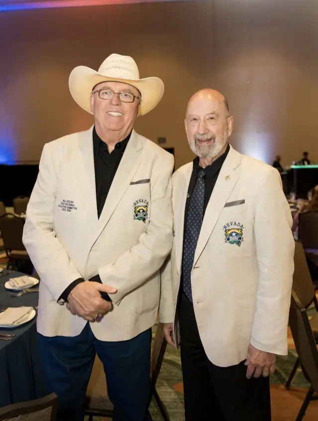 DAV members and guests share a moment together in Orlando.